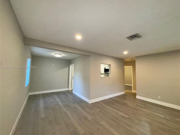 1304 NW 6th Ave, Fort Lauderdale FL 33311