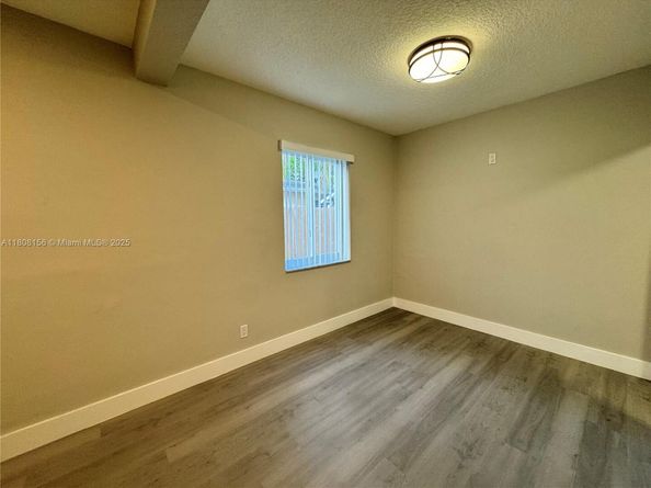 1304 NW 6th Ave, Fort Lauderdale FL 33311