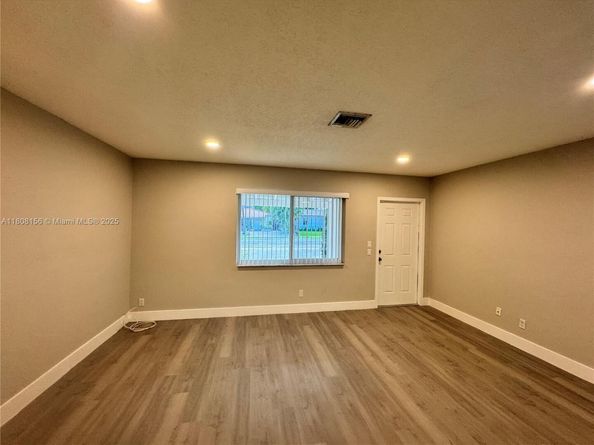 1304 NW 6th Ave, Fort Lauderdale FL 33311