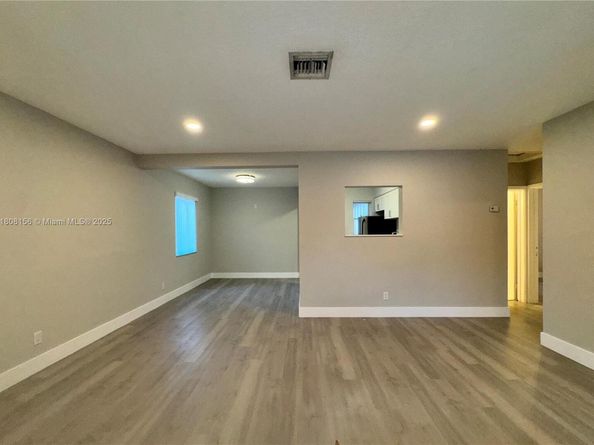 1304 NW 6th Ave, Fort Lauderdale FL 33311