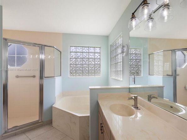 2549 Egret Lake Dr, Green Acres FL 33413