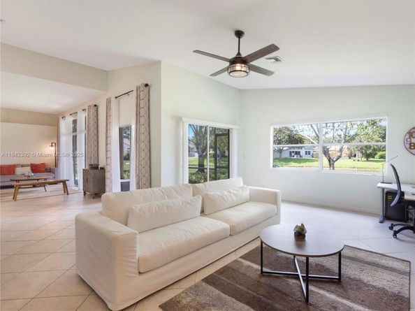 2549 Egret Lake Dr, Green Acres FL 33413