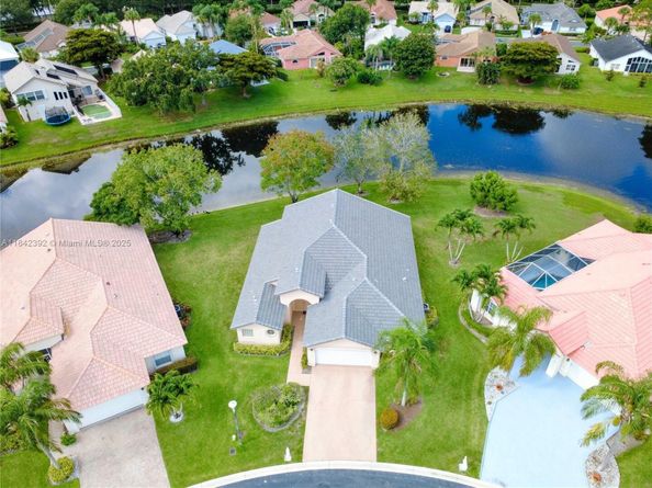 2549 Egret Lake Dr, Green Acres FL 33413