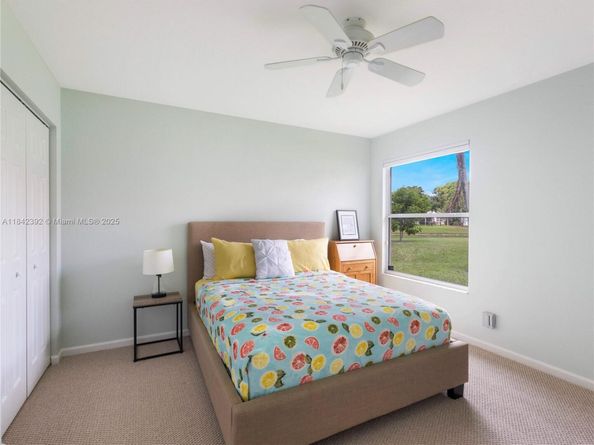 2549 Egret Lake Dr, Green Acres FL 33413