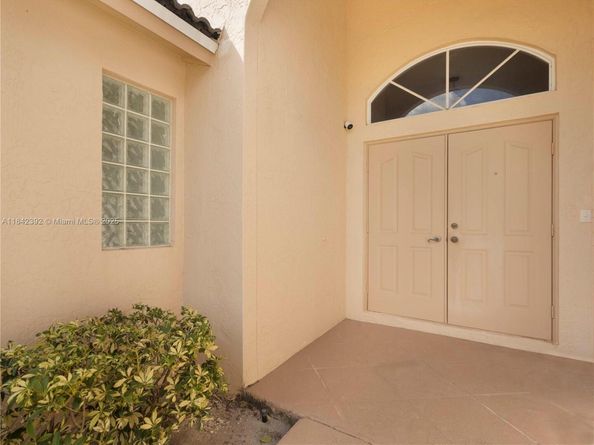 2549 Egret Lake Dr, Green Acres FL 33413