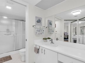 801 SW 138th Ave 310E, Pembroke Pines FL 33027