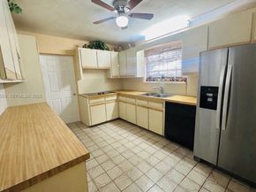 2760 NW 4th Ter, Miami FL 33125