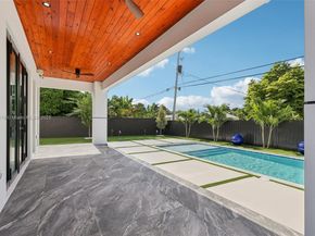 9330 SW 34th St, Miami FL 33165