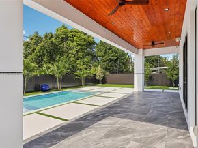 9330 SW 34th St, Miami FL 33165