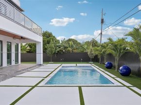 9330 SW 34th St, Miami FL 33165