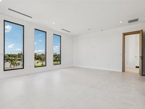 9330 SW 34th St, Miami FL 33165