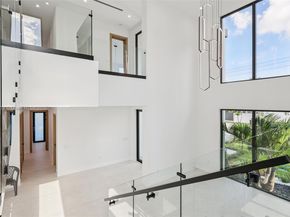 9330 SW 34th St, Miami FL 33165
