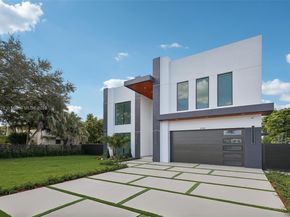 9330 SW 34th St, Miami FL 33165