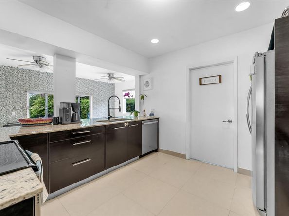 3075 SW 19th St, Miami FL 33145