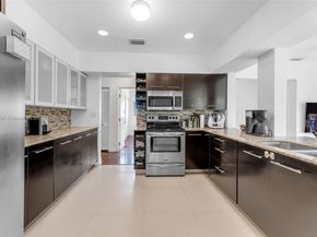 3075 SW 19th St, Miami FL 33145