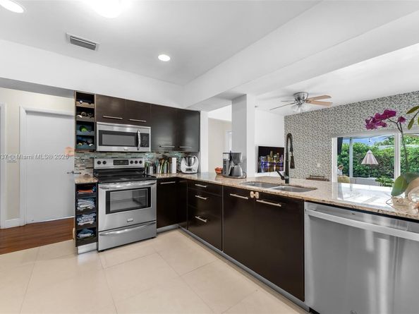3075 SW 19th St, Miami FL 33145