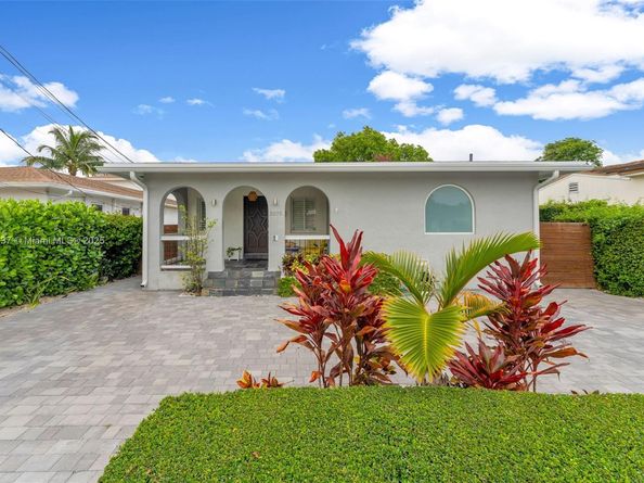 3075 SW 19th St, Miami FL 33145