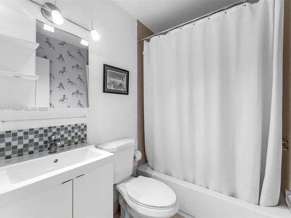 3075 SW 19th St, Miami FL 33145