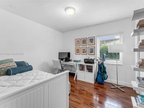 3075 SW 19th St, Miami FL 33145