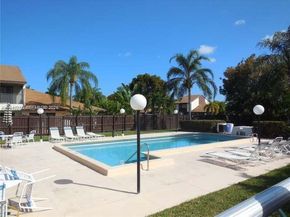 20033 NE 2nd Pl, Miami FL 33179