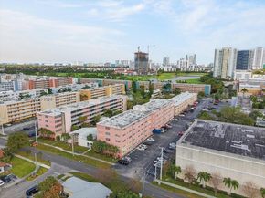 180 NE 12th Ave 15B, Hallandale Beach FL 33009