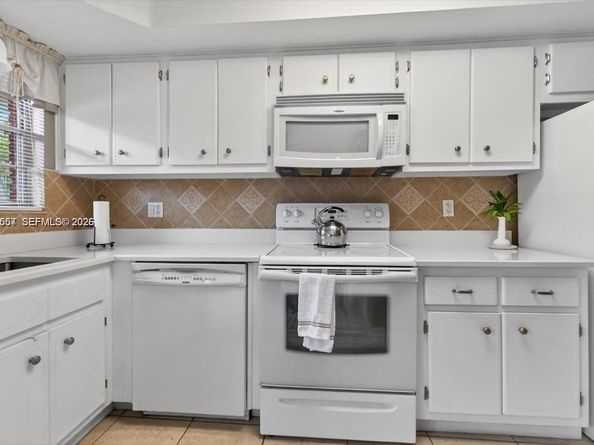180 NE 12th Ave 15B, Hallandale Beach FL 33009