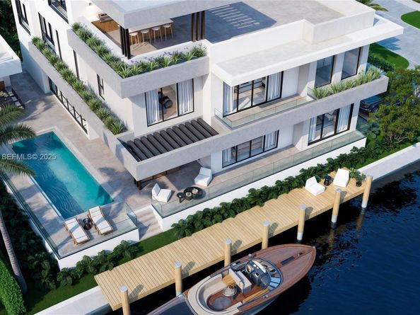 12735 Ixora Rd, North Miami FL 33181