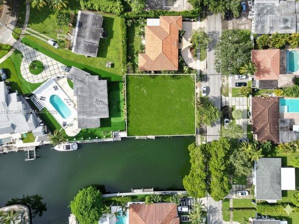 12735 Ixora Rd, North Miami FL 33181