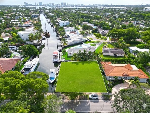 12735 Ixora Rd, North Miami FL 33181