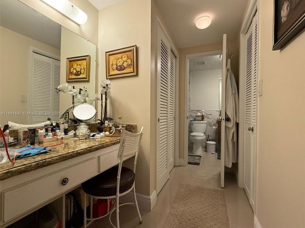 4350 Hillcrest Dr 112, Hollywood FL 33021