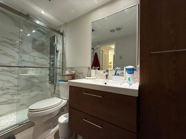 4350 Hillcrest Dr 112, Hollywood FL 33021