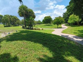 4350 Hillcrest Dr 112, Hollywood FL 33021