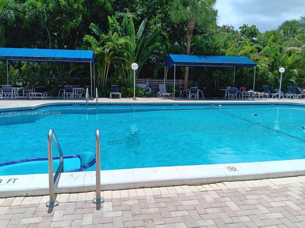 4350 Hillcrest Dr 112, Hollywood FL 33021
