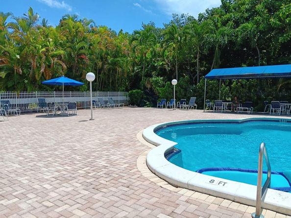 4350 Hillcrest Dr 112, Hollywood FL 33021