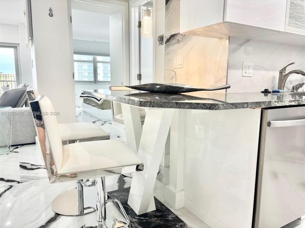 1965 S Ocean Dr 15B, Hallandale Beach FL 33009