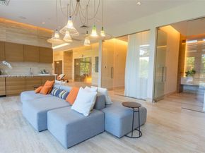 16385 Biscayne Blvd 904, North Miami Beach FL 33160