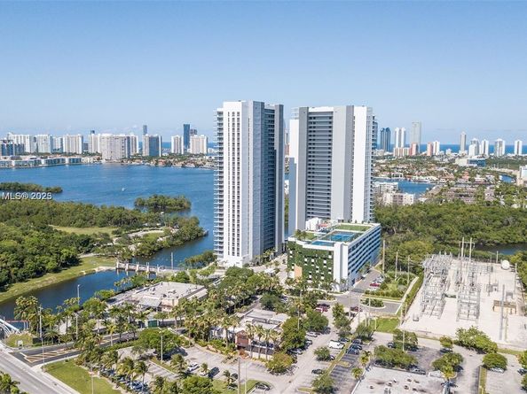 16385 Biscayne Blvd 904, North Miami Beach FL 33160