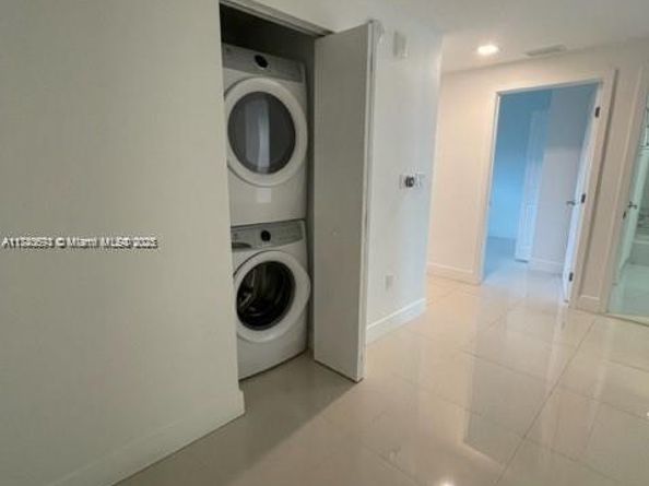 16385 Biscayne Blvd 904, North Miami Beach FL 33160