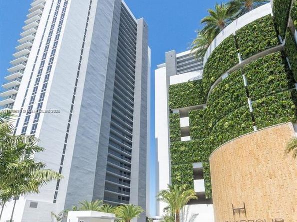 16385 Biscayne Blvd 904, North Miami Beach FL 33160
