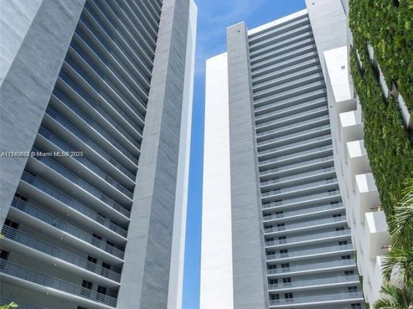 16385 Biscayne Blvd 904, North Miami Beach FL 33160