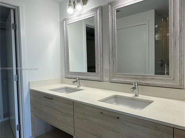 16385 Biscayne Blvd 904, North Miami Beach FL 33160