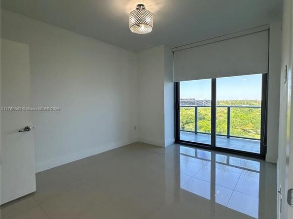 16385 Biscayne Blvd 904, North Miami Beach FL 33160