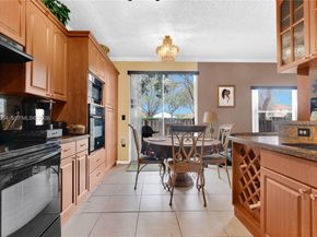 19269 NW 14th St, Pembroke Pines FL 33029