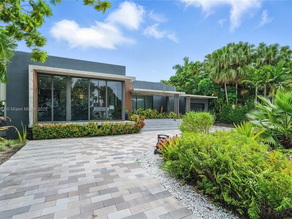 1845 NE 124th St, North Miami FL 33181