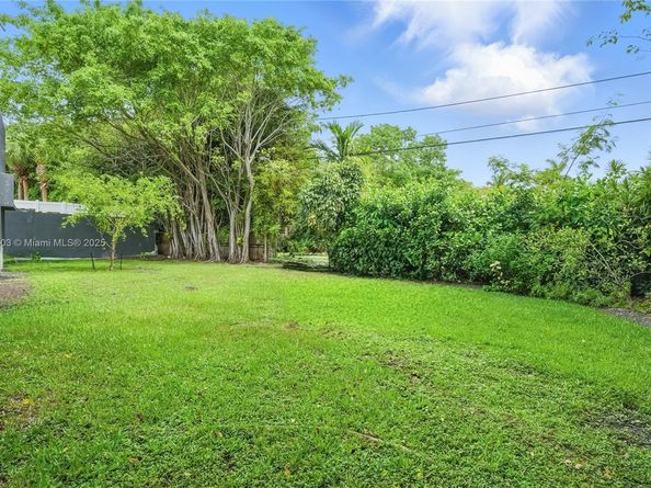 1845 NE 124th St, North Miami FL 33181