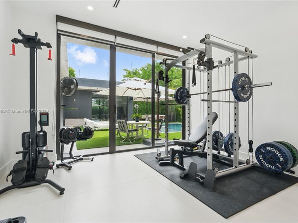 1845 NE 124th St, North Miami FL 33181