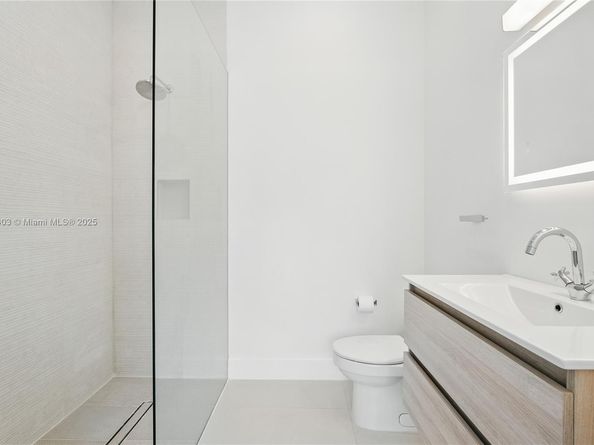 1845 NE 124th St, North Miami FL 33181