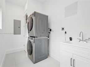 1845 NE 124th St, North Miami FL 33181