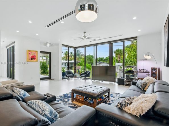 1845 NE 124th St, North Miami FL 33181