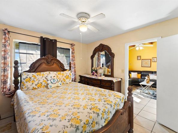 2620 SW 53rd Ave, West Park FL 33023